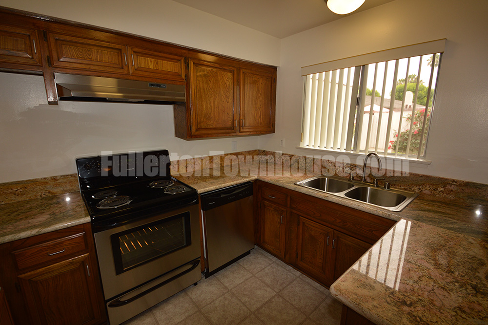 Thank you for viewing our Interior 20 at Fullerton Townhouse Apartments in the city of Fullerton.