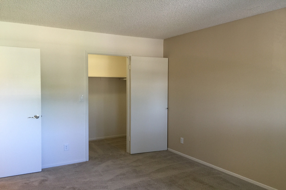 Thank you for viewing our Interior 4 at Fullerton Townhouse Apartments in the city of Fullerton.